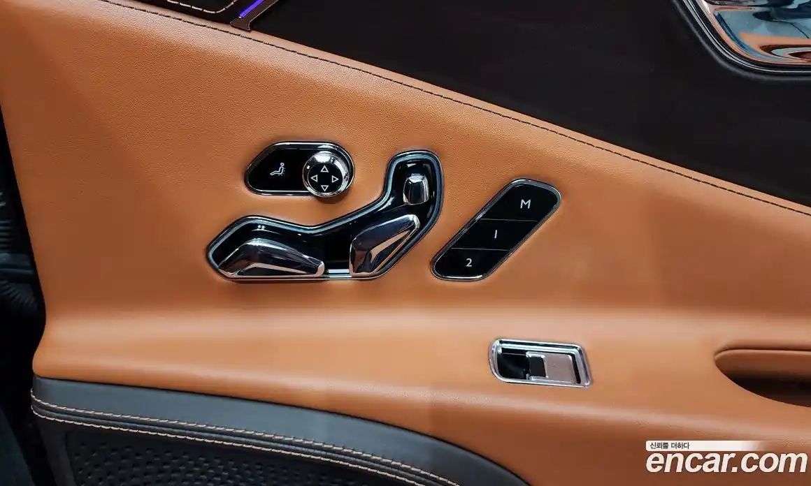 Bentley Flying Spur 2023 4.0 гидро, фото 40