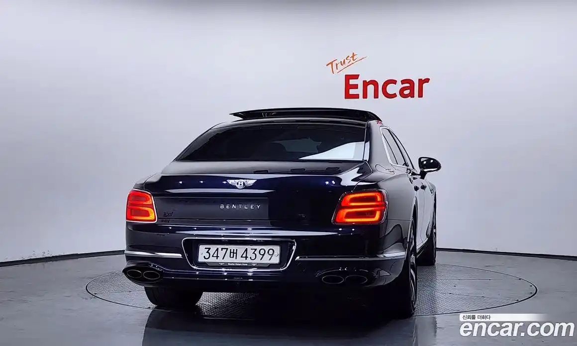 Bentley Flying Spur 2023 4.0 гидро, фото 4