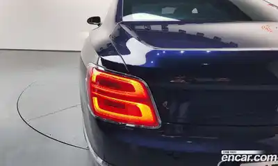 Bentley Flying Spur 2023 4.0 гидро, миниатюра 9