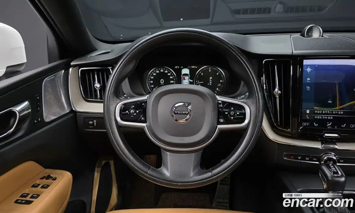 Volvo XC60 2019 2.0 гидро в Москве № 164631, фото 13