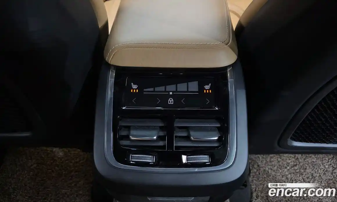 Volvo XC60 2019 2.0 гидро в Москве № 164631, фото 17