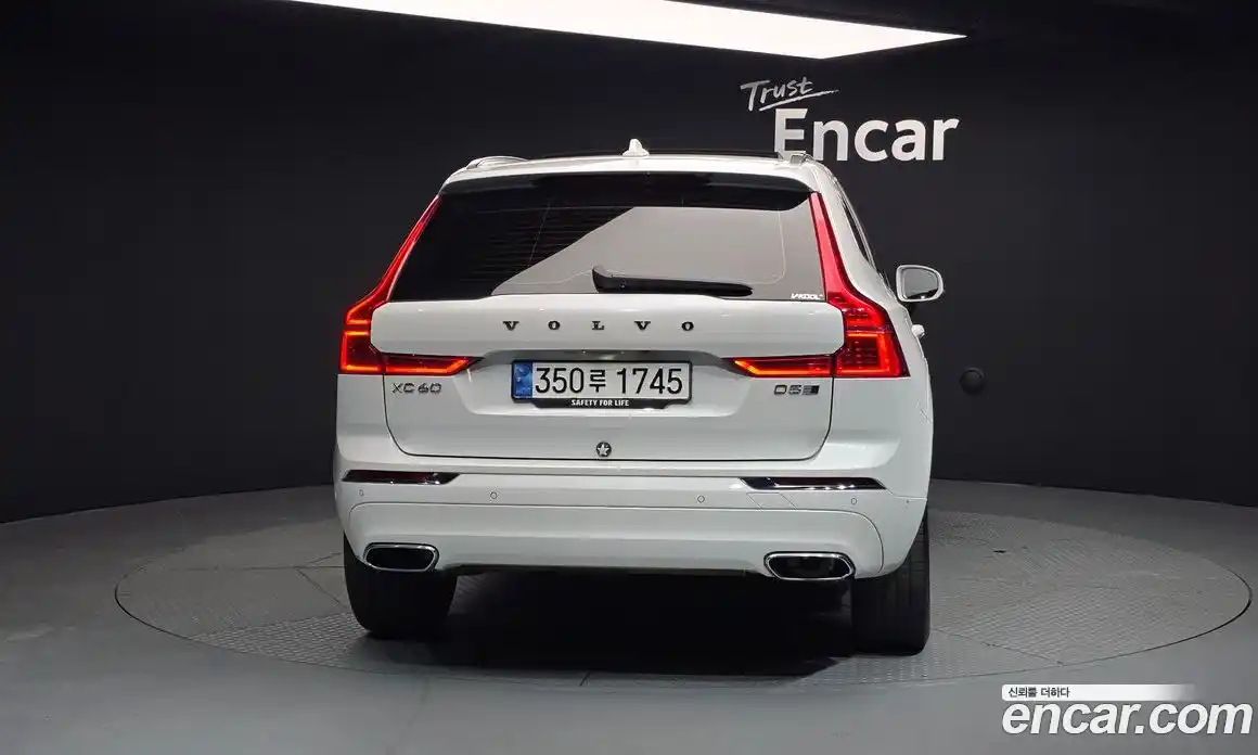 Volvo XC60 2019 2.0 гидро в Москве № 164631, фото 4
