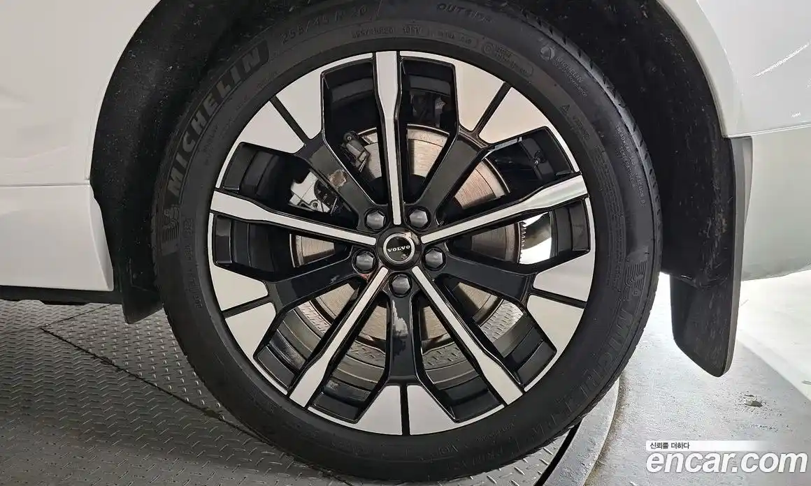 Volvo XC60 2026 2.0 гидро в Москве № 1763480, фото 7