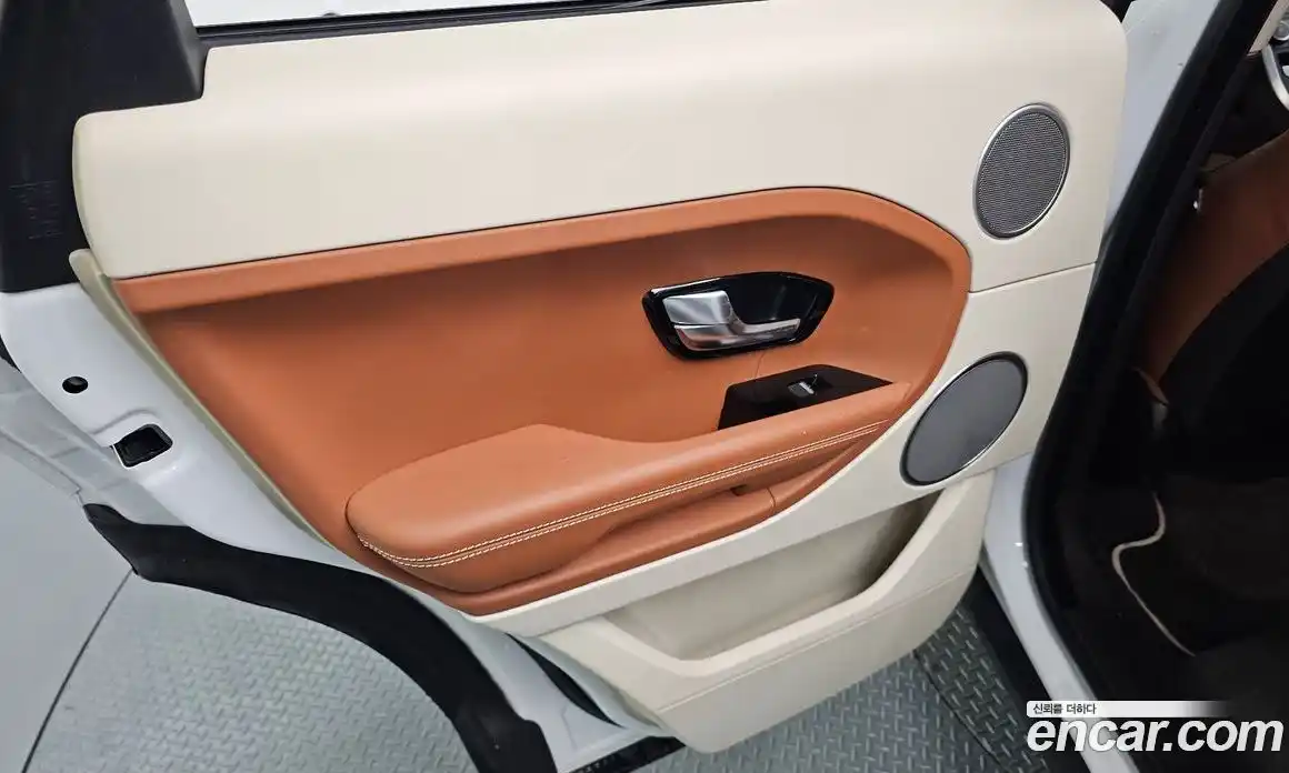 Land Rover Range-Rover Evoque 2015 2.2 гидро в Москве № 1764068, фото 15