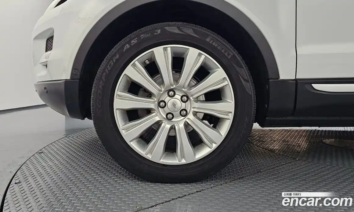 Land Rover Range-Rover Evoque 2015 2.2 гидро в Москве № 1764068, фото 5