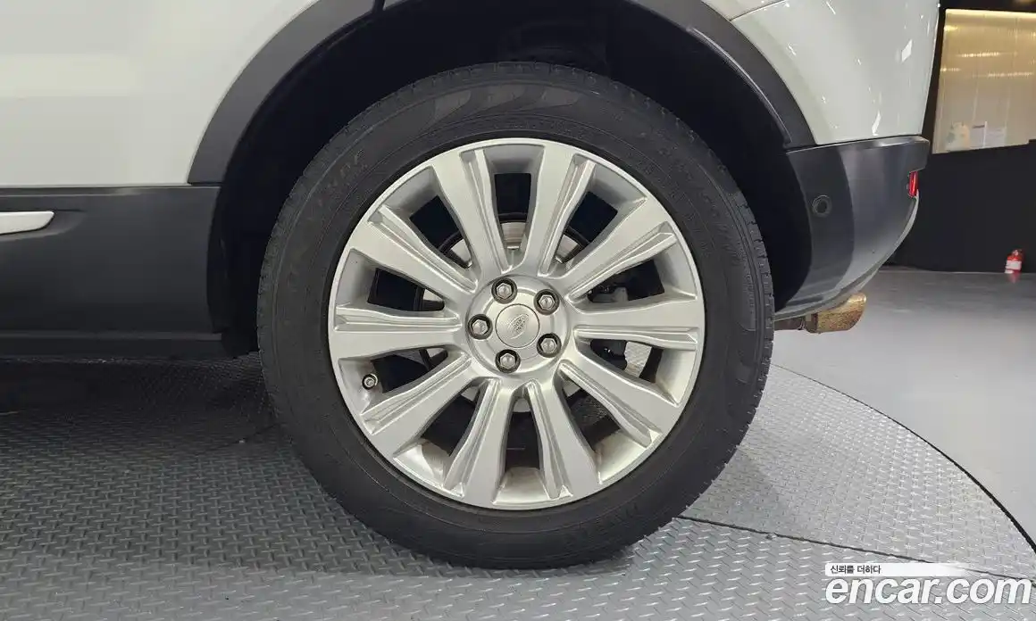 Land Rover Range-Rover Evoque 2015 2.2 гидро в Москве № 1764068, фото 7