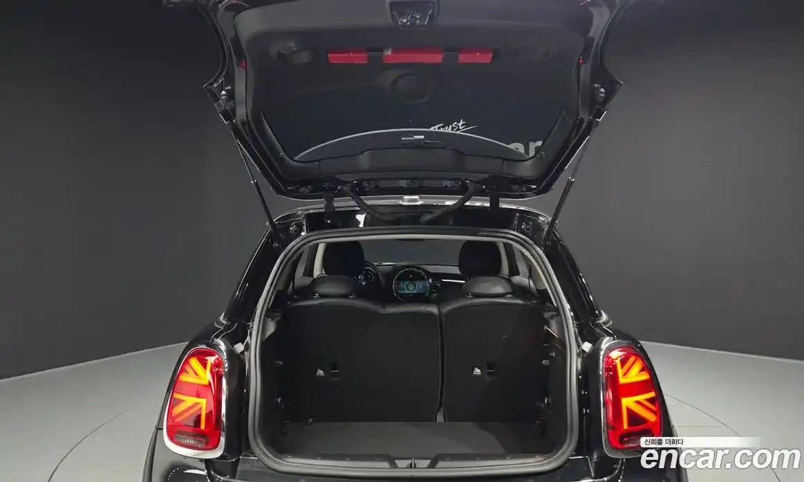 Mini Cooper 2023 1.5 гидро в Москве № 1764228, фото 25