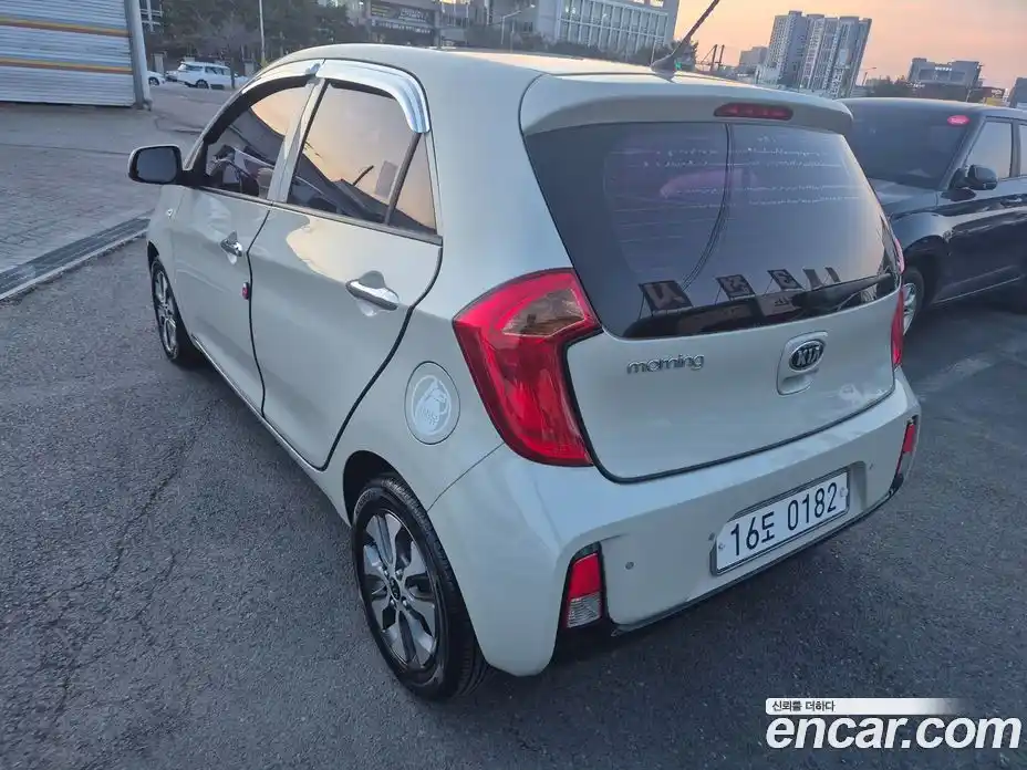 Kia Morning 2016 1.0 гидро в Москве № 1831741, фото 4