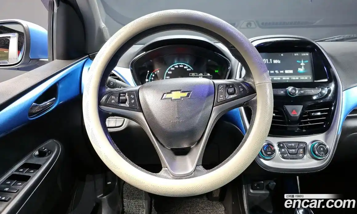 Chevrolet Spark 2016 1.0 гидро в Москве, фото 12