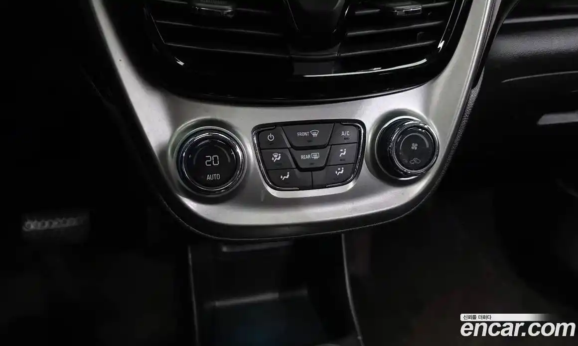 Chevrolet Spark 2016 1.0 гидро в Москве, фото 17