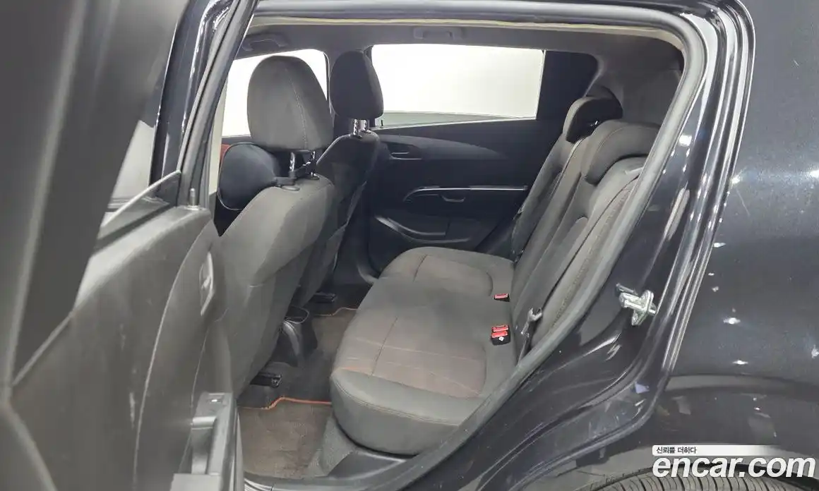 Chevrolet Aveo 2014 1.6 механика в Москве № 1834105, фото 12