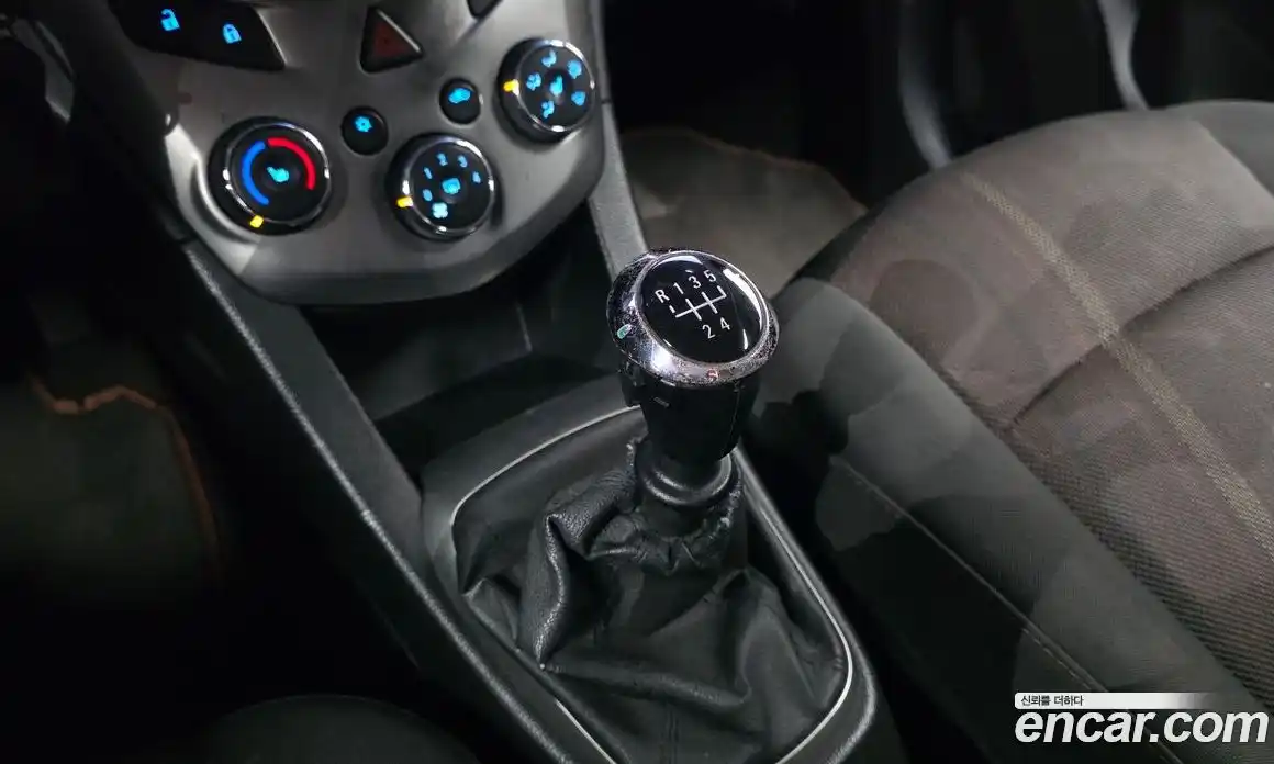 Chevrolet Aveo 2014 1.6 механика в Москве № 1834105, фото 9