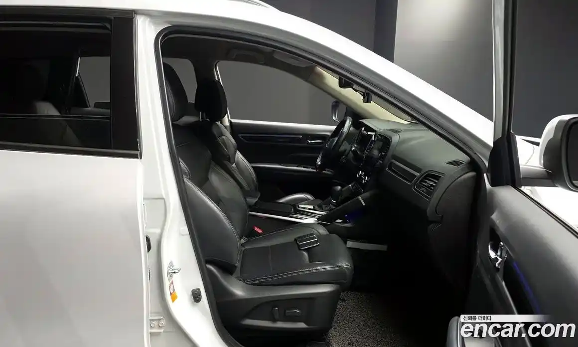 Renault QM6 2017 2.0 гидро в Москве № 1834635, фото 17