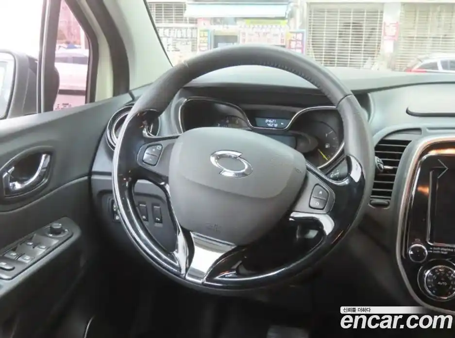 Renault QM3 2016 1.5 гидро в Москве № 1835135, фото 18