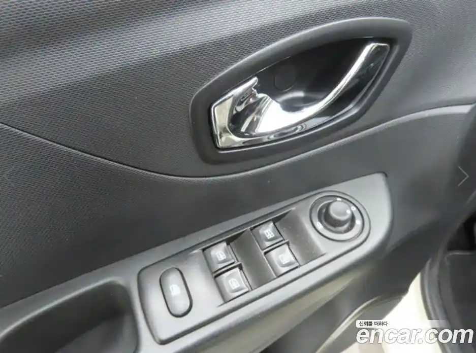 Renault QM3 2016 1.5 гидро в Москве № 1835135, фото 9