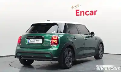 Mini Cooper 2021 1.5 гидро в Москве № 1837580, миниатюра 2