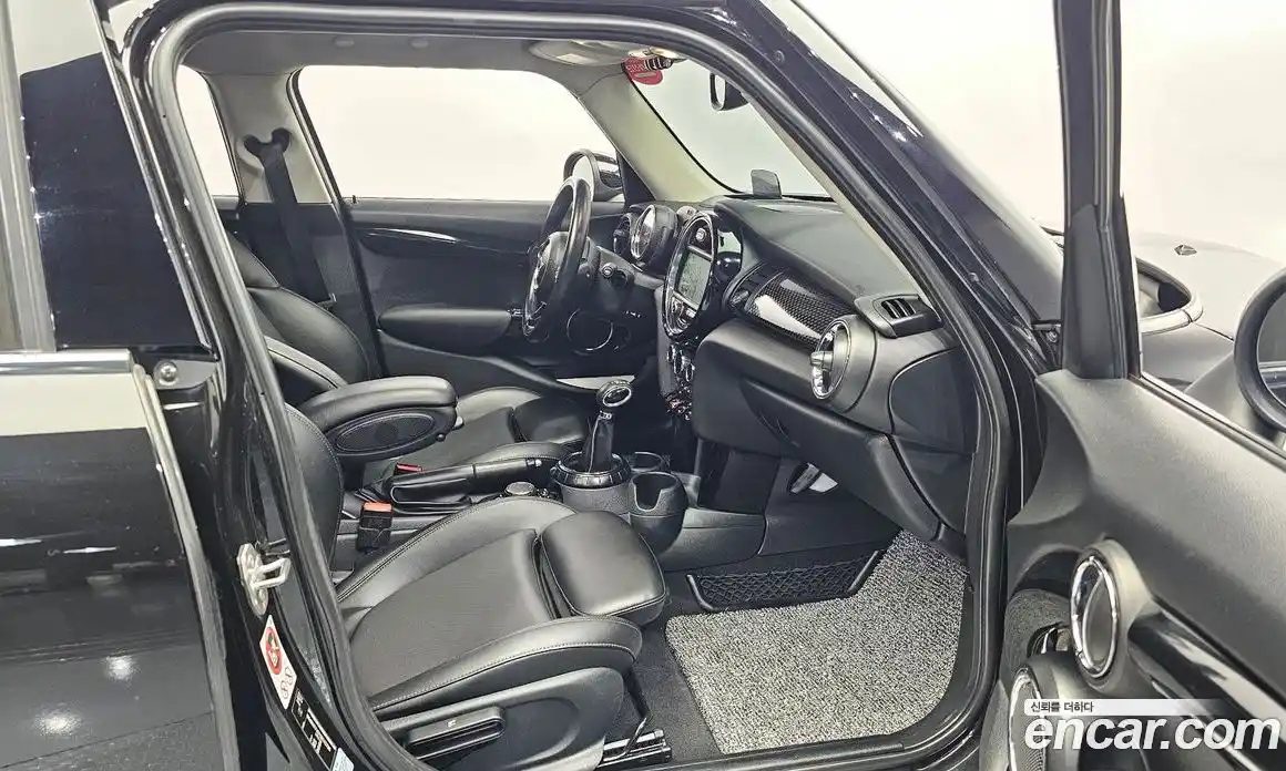 Mini Cooper 2016 2.0 гидро в Москве № 1837722, фото 11