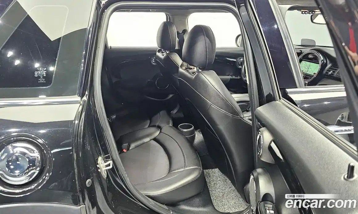 Mini Cooper 2016 2.0 гидро в Москве № 1837722, фото 12
