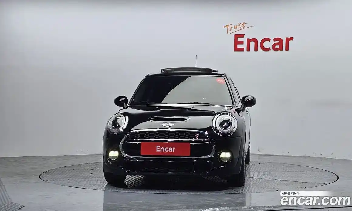 Mini Cooper 2016 2.0 гидро в Москве № 1837722, фото 3