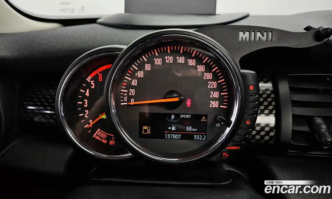 Mini Cooper 2016 2.0 гидро в Москве № 1837722, фото 8