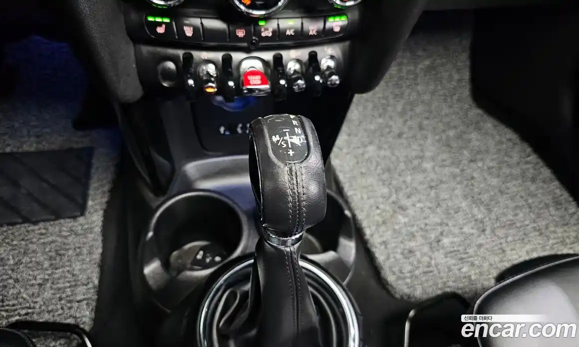 Mini Cooper 2016 2.0 гидро в Москве № 1837722, фото 9