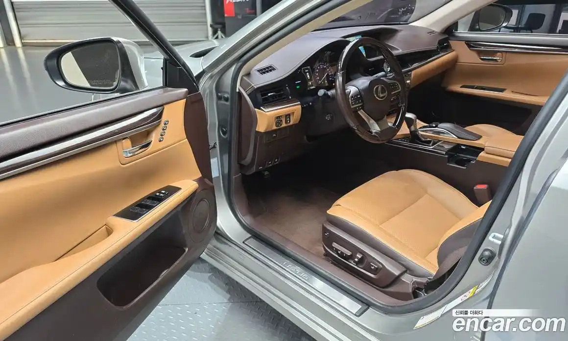 Lexus ES 2017 2.5 гидро в Москве № 1837972, фото 10