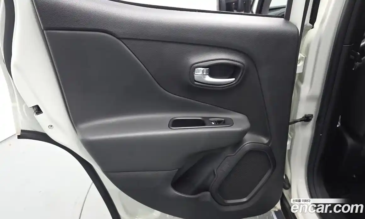 Jeep Renegade 2020 2.4 гидро в Москве № 1838351, фото 15