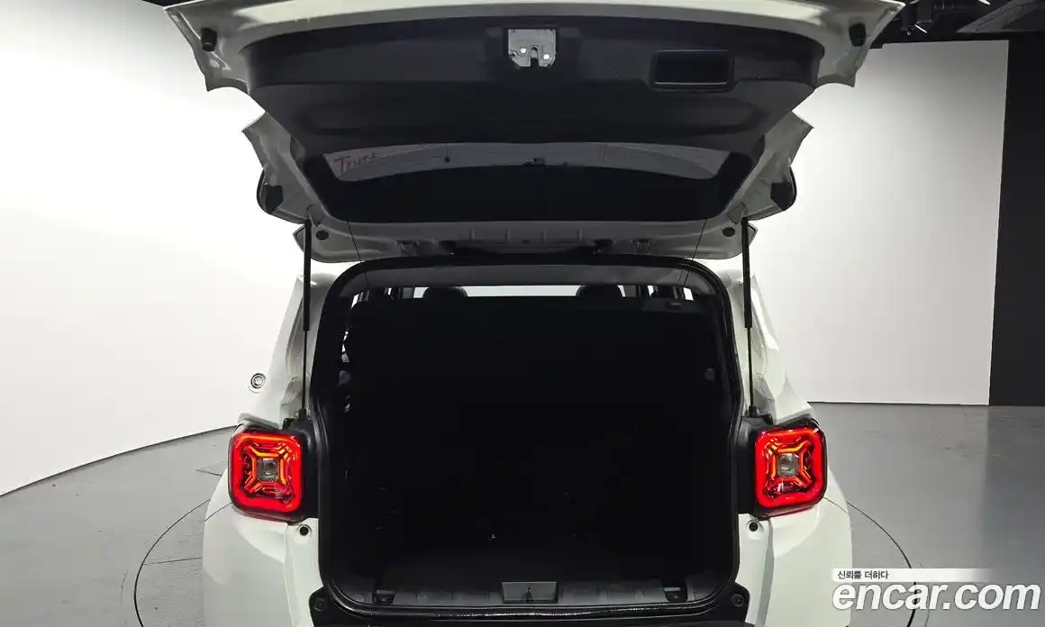 Jeep Renegade 2020 2.4 гидро в Москве № 1838351, фото 26