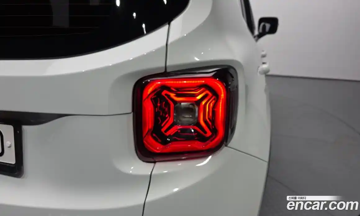 Jeep Renegade 2020 2.4 гидро в Москве № 1838351, фото 9