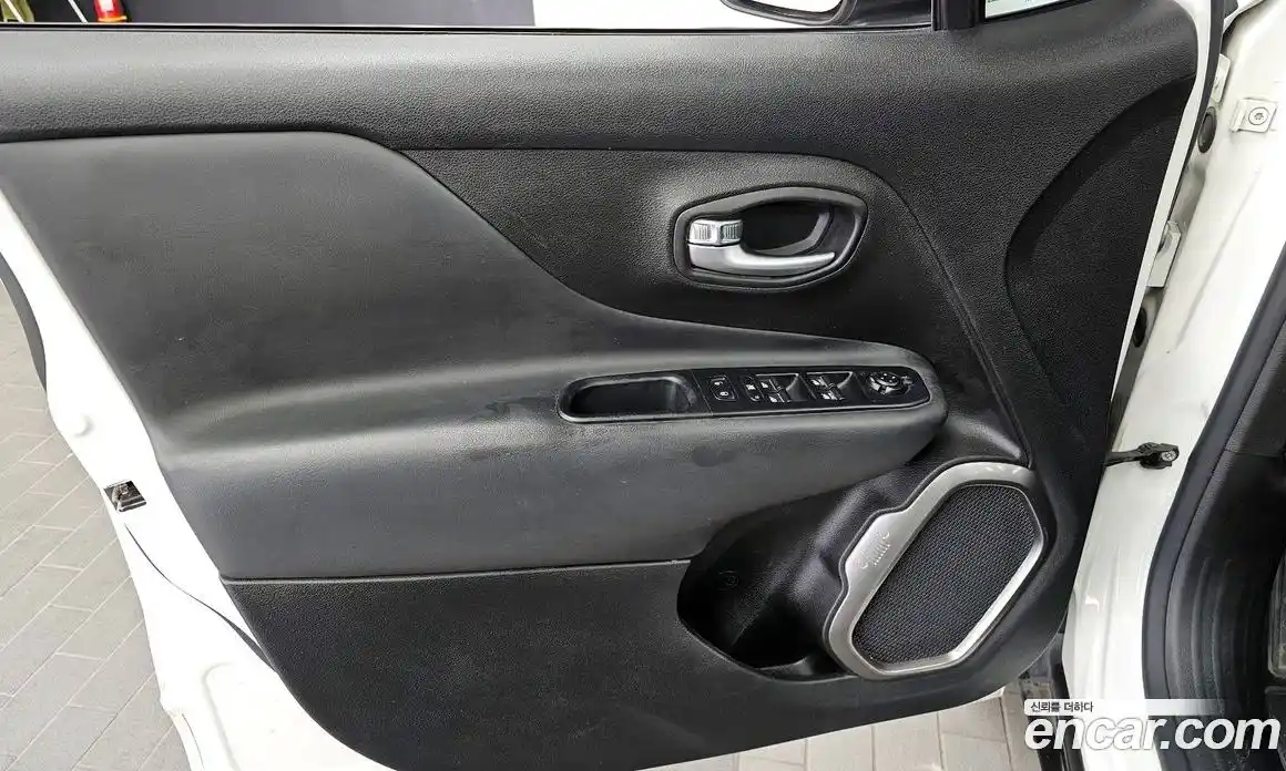 Jeep Renegade 2019 2.4 гидро в Москве № 1838422, фото 14