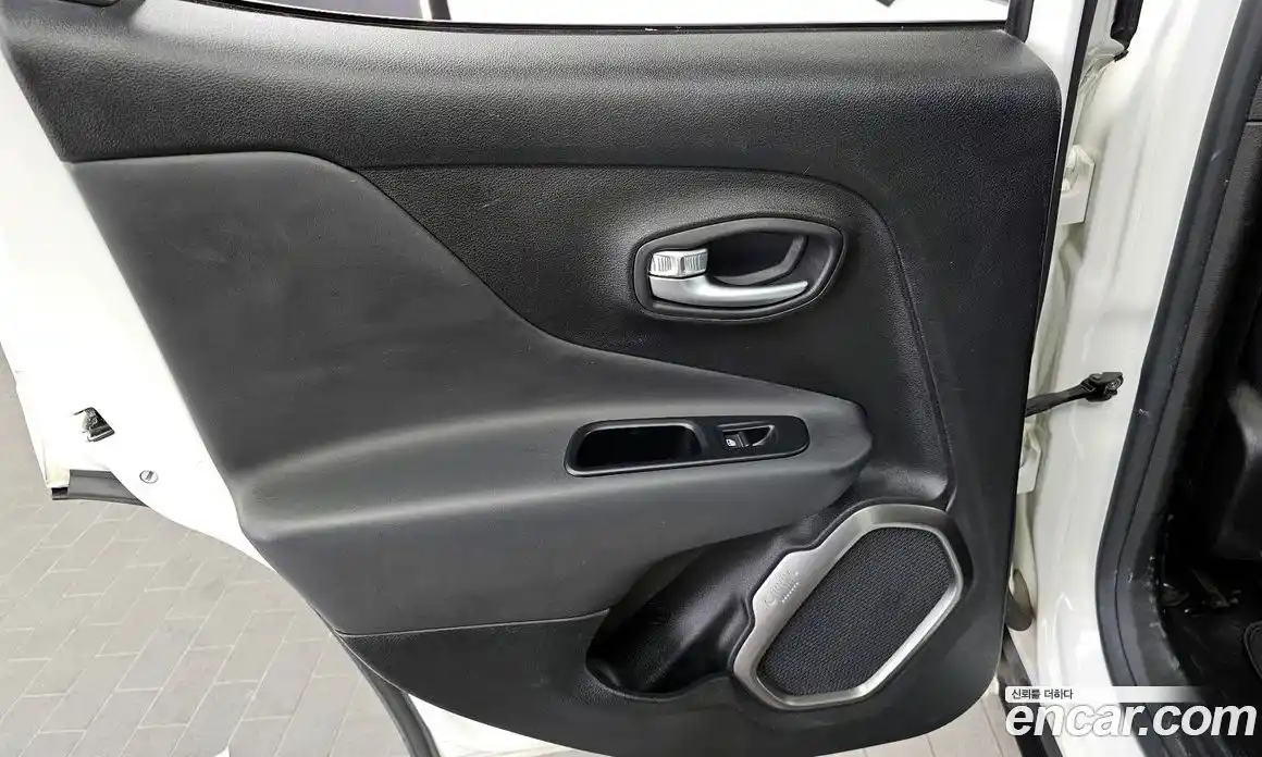 Jeep Renegade 2019 2.4 гидро в Москве № 1838422, фото 15