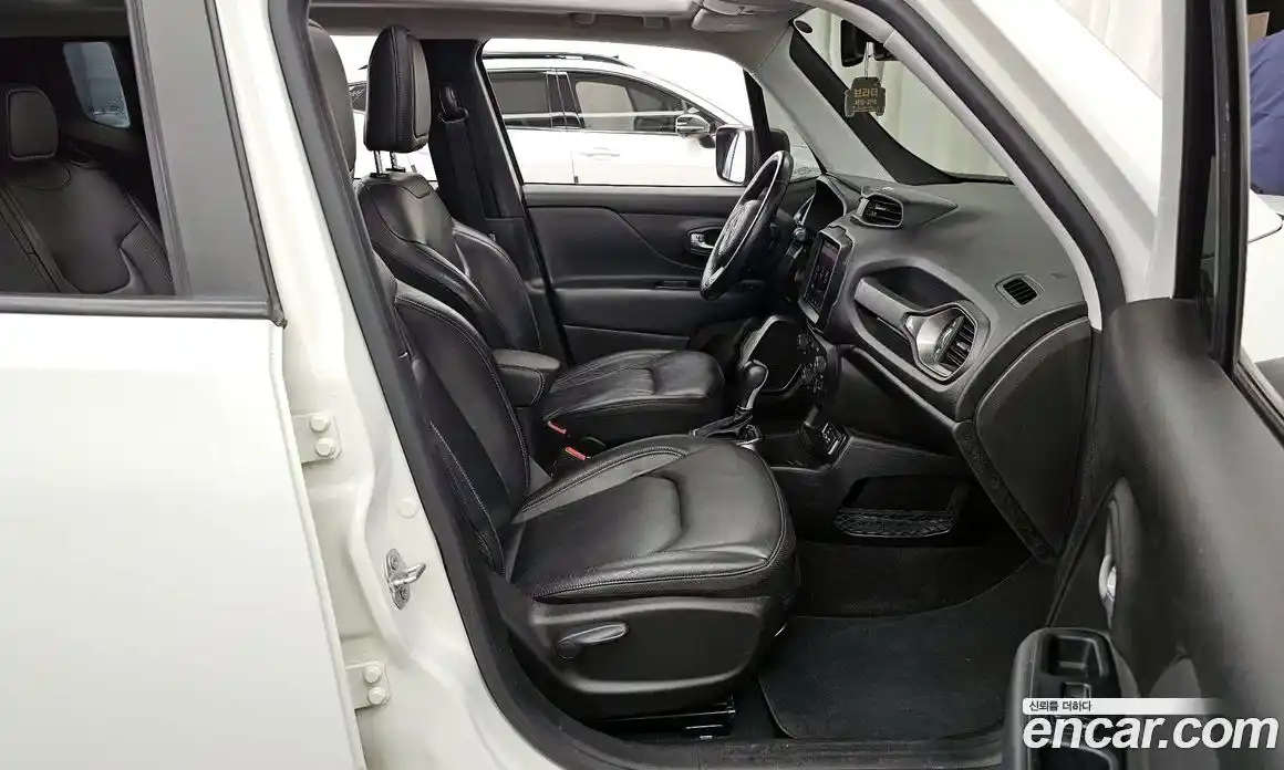 Jeep Renegade 2019 2.4 гидро в Москве № 1838422, фото 17