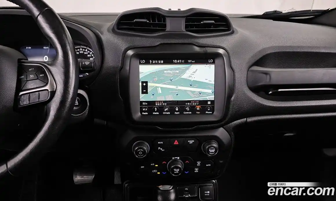 Jeep Renegade 2019 2.4 гидро в Москве № 1838422, фото 21
