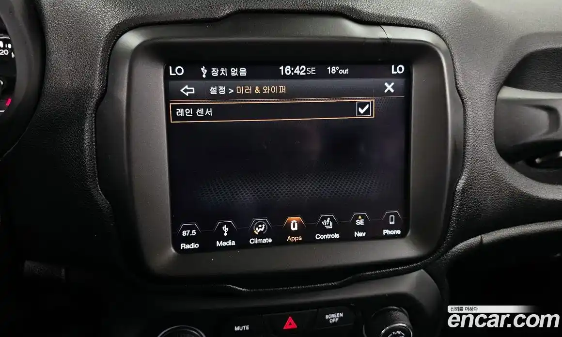 Jeep Renegade 2019 2.4 гидро в Москве № 1838422, фото 33