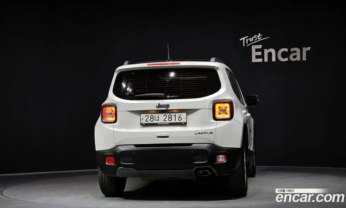 Jeep Renegade 2019 2.4 гидро в Москве № 1838422, фото 4