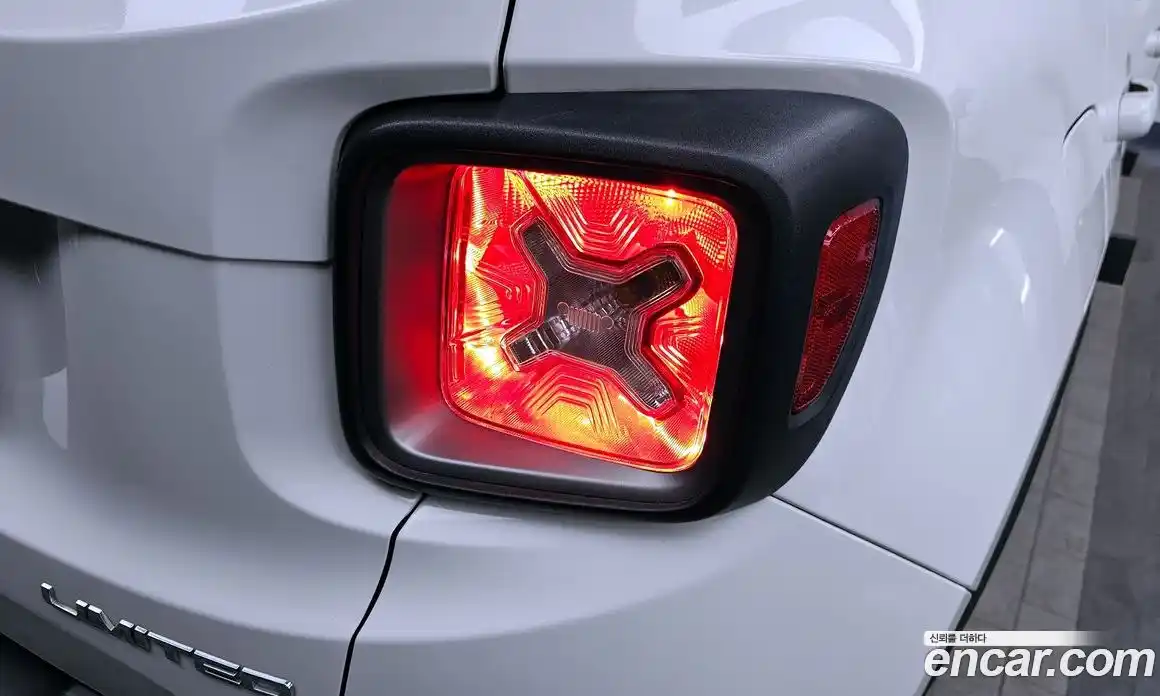 Jeep Renegade 2019 2.4 гидро в Москве № 1838422, фото 9
