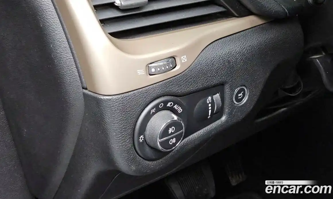 Jeep Cherokee 2016 2.4 гидро в Москве № 1838435, фото 14
