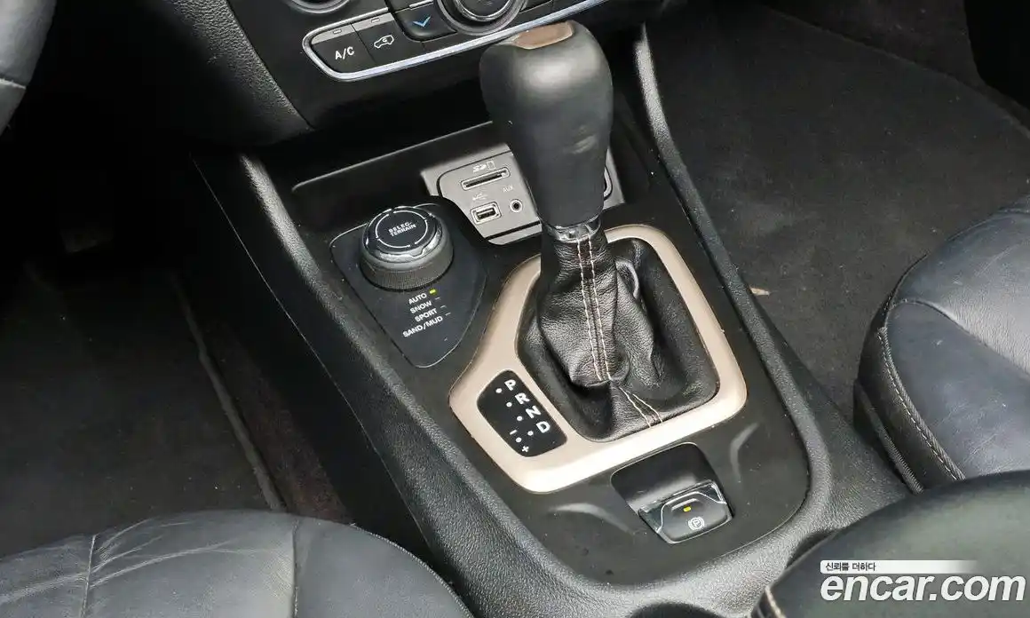 Jeep Cherokee 2016 2.4 гидро в Москве № 1838435, фото 9