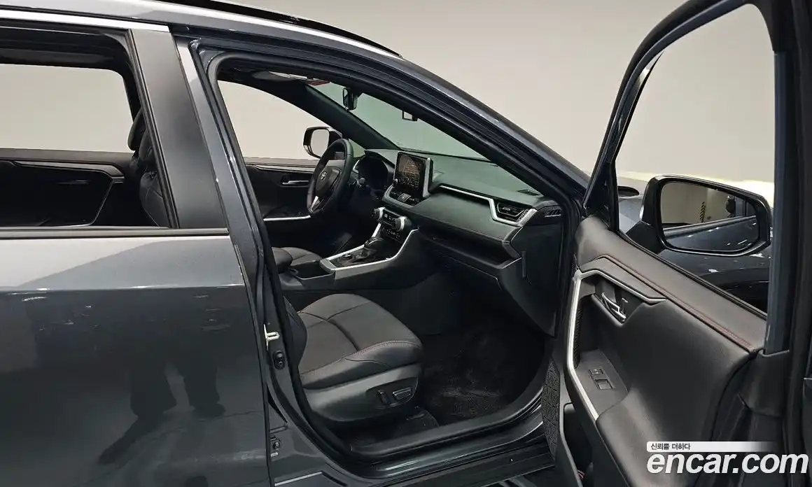 Toyota RAV4 2025 2.5 гидро в Москве № 1838473, фото 15