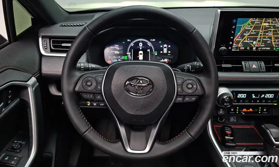 Toyota RAV4 2025 2.5 гидро в Москве № 1838473, фото 17