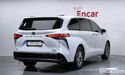 Toyota Sienna 2023 2.5 гидро в Москве № 1838491, миниатюра 2