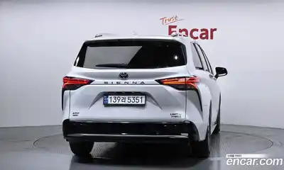 Toyota Sienna 2023 2.5 гидро в Москве № 1838491, миниатюра 4