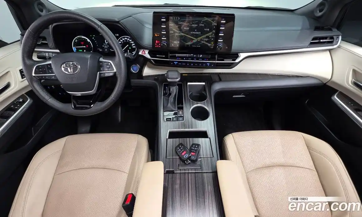 Toyota Sienna 2023 2.5 гидро в Москве № 1838491, фото 7