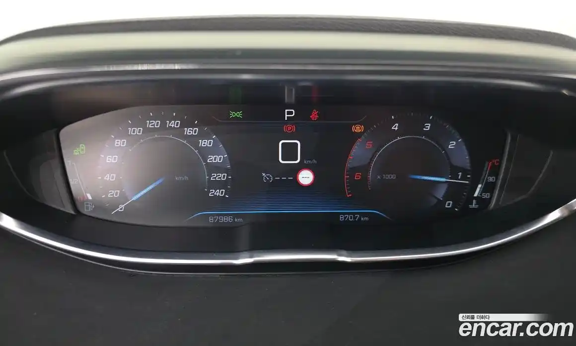 Peugeot 3008 2019 1.5 гидро в Москве, фото 11