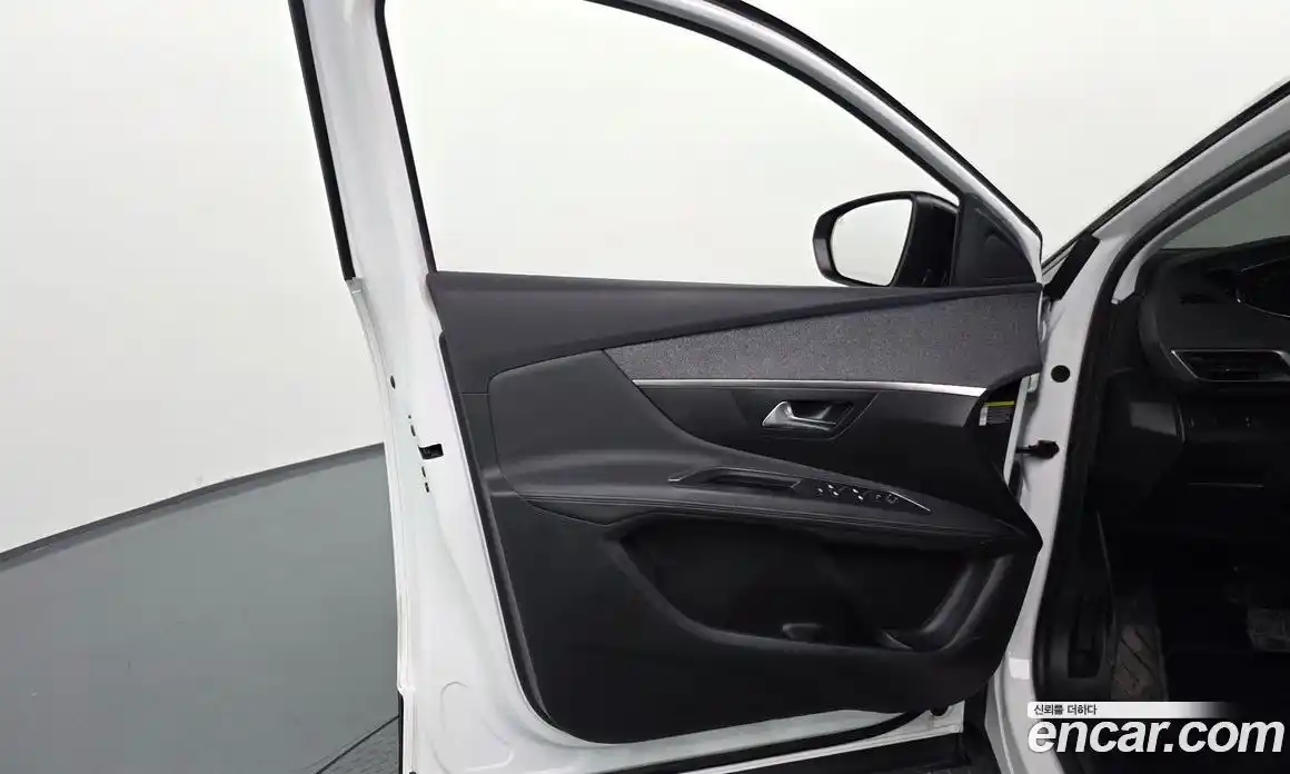 Peugeot 3008 2019 1.5 гидро в Москве, фото 14