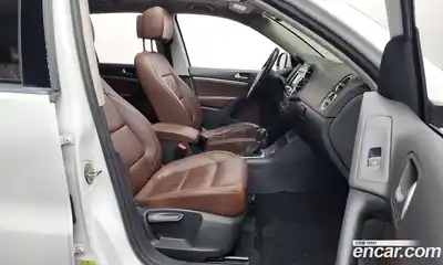 Volkswagen Tiguan 2015 2.0 гидро в Москве № 199196, миниатюра 11