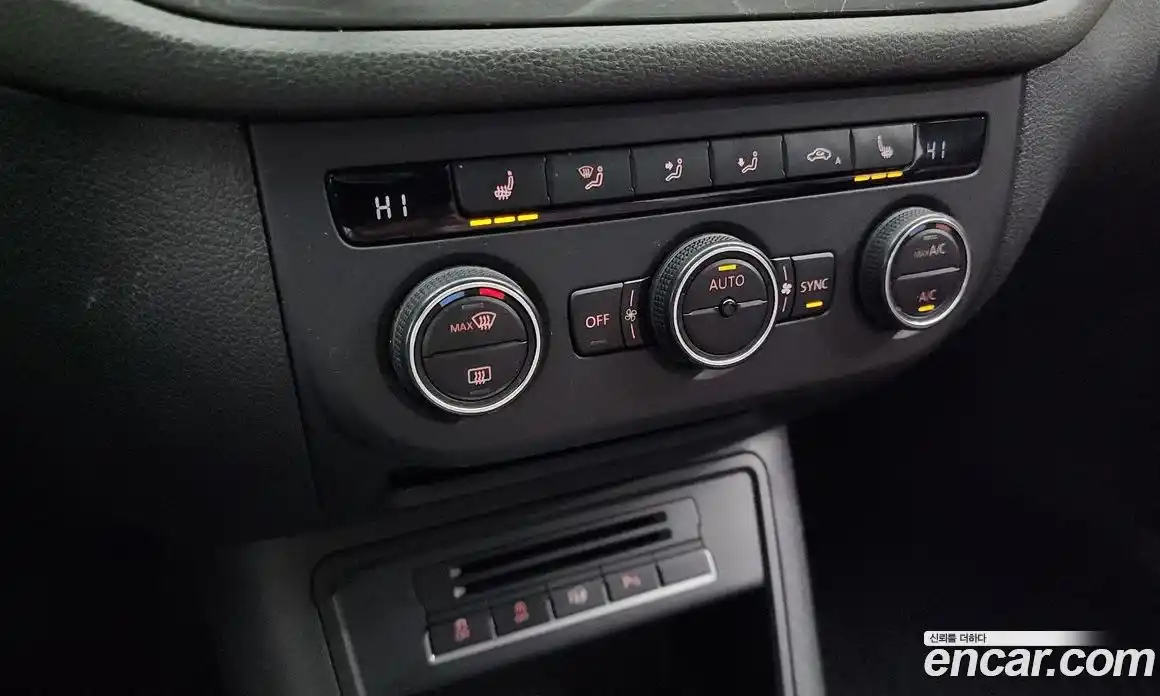 Volkswagen Tiguan 2015 2.0 гидро в Москве № 199196, фото 16
