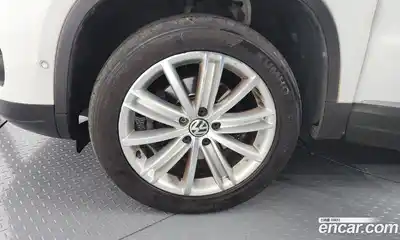 Volkswagen Tiguan 2015 2.0 гидро в Москве № 199196, миниатюра 5