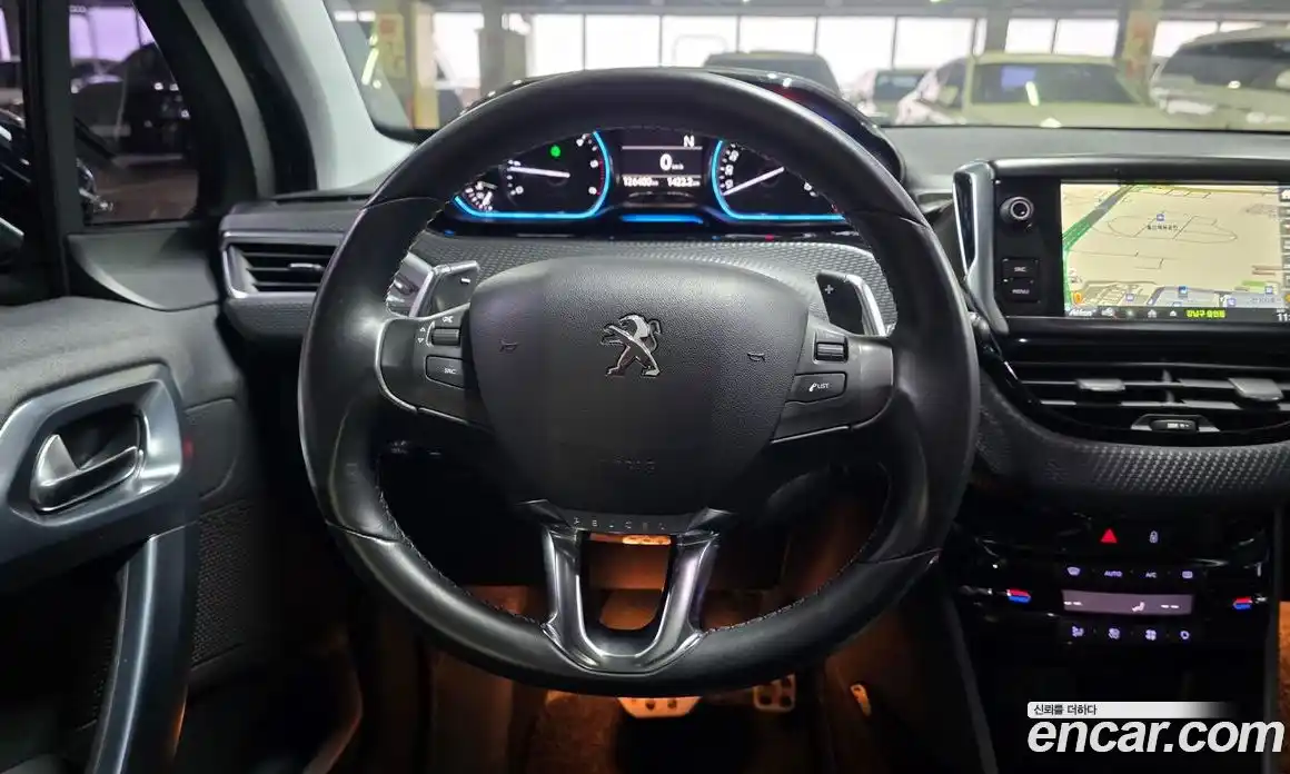 Peugeot 2008 2015 1.6 гидро в Москве, фото 8