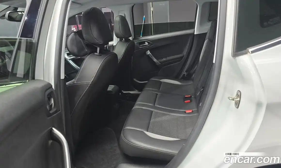 Peugeot 2008 2015 1.6 гидро в Москве, фото 13
